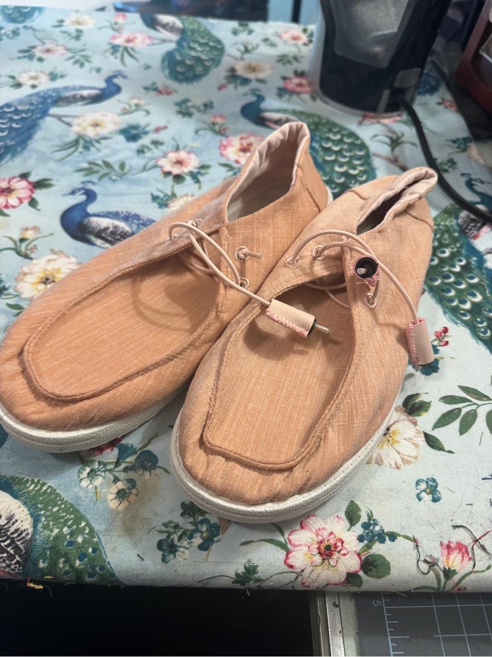 Women's Casual Slip-On Canvas Shoes in Peach
